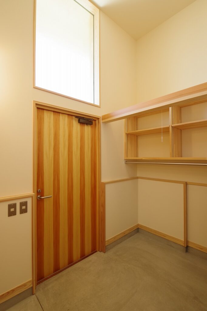 開放的な吹抜けの超高性能住宅
