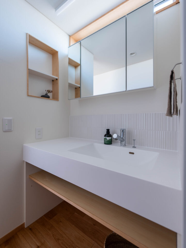 景色と暮らしをつなぐ、開放感と性能を両立した住まい