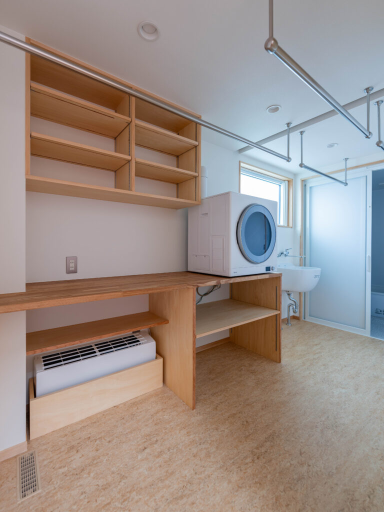 吹抜けの光と小上り畳が心地よい住まい