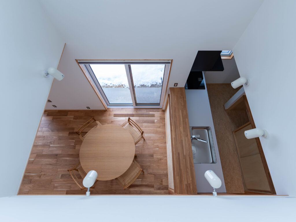 吹抜けの光と小上り畳が心地よい住まい