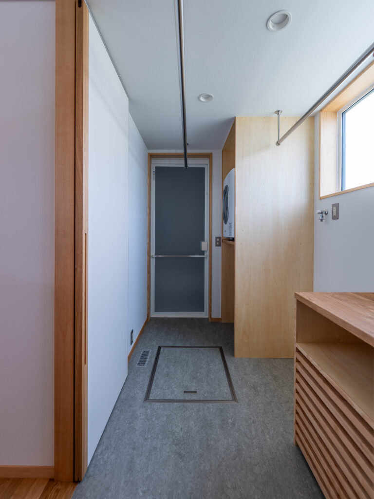 開放と落ち着きを叶える 南向きの住まい