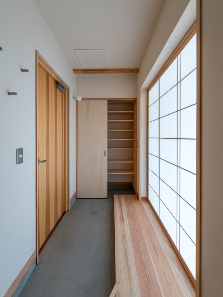 北東角地の光を取り込む 高性能な住まい