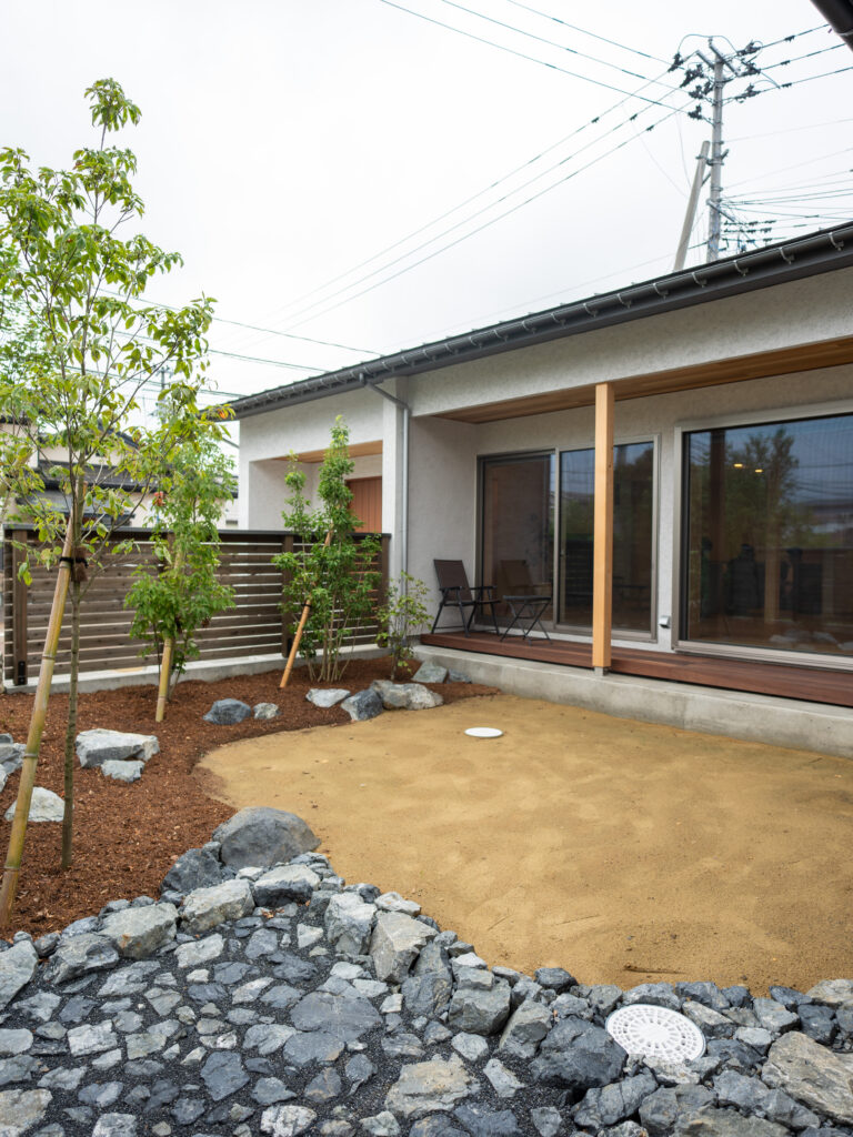 庭を楽しむ二世帯住宅
